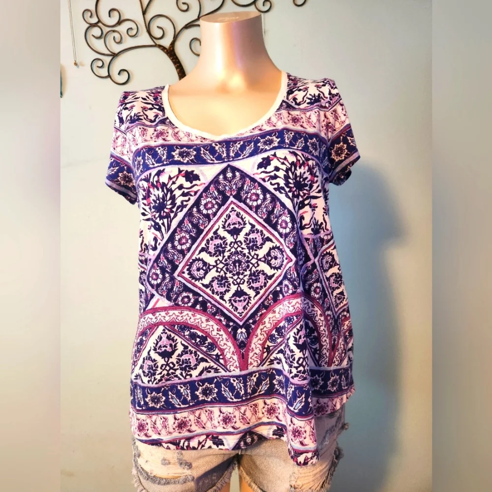 Pattern t-shirt - Picture 1 of 3
